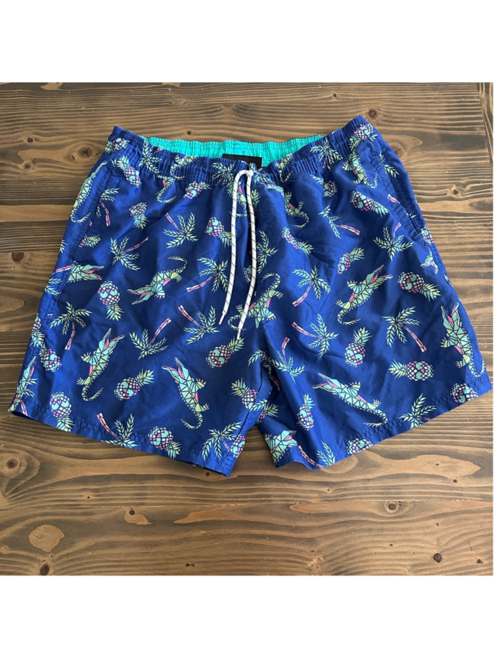 No Boundaries Swim Trunks L Blue Alligator Pineapple Tropical Shorts